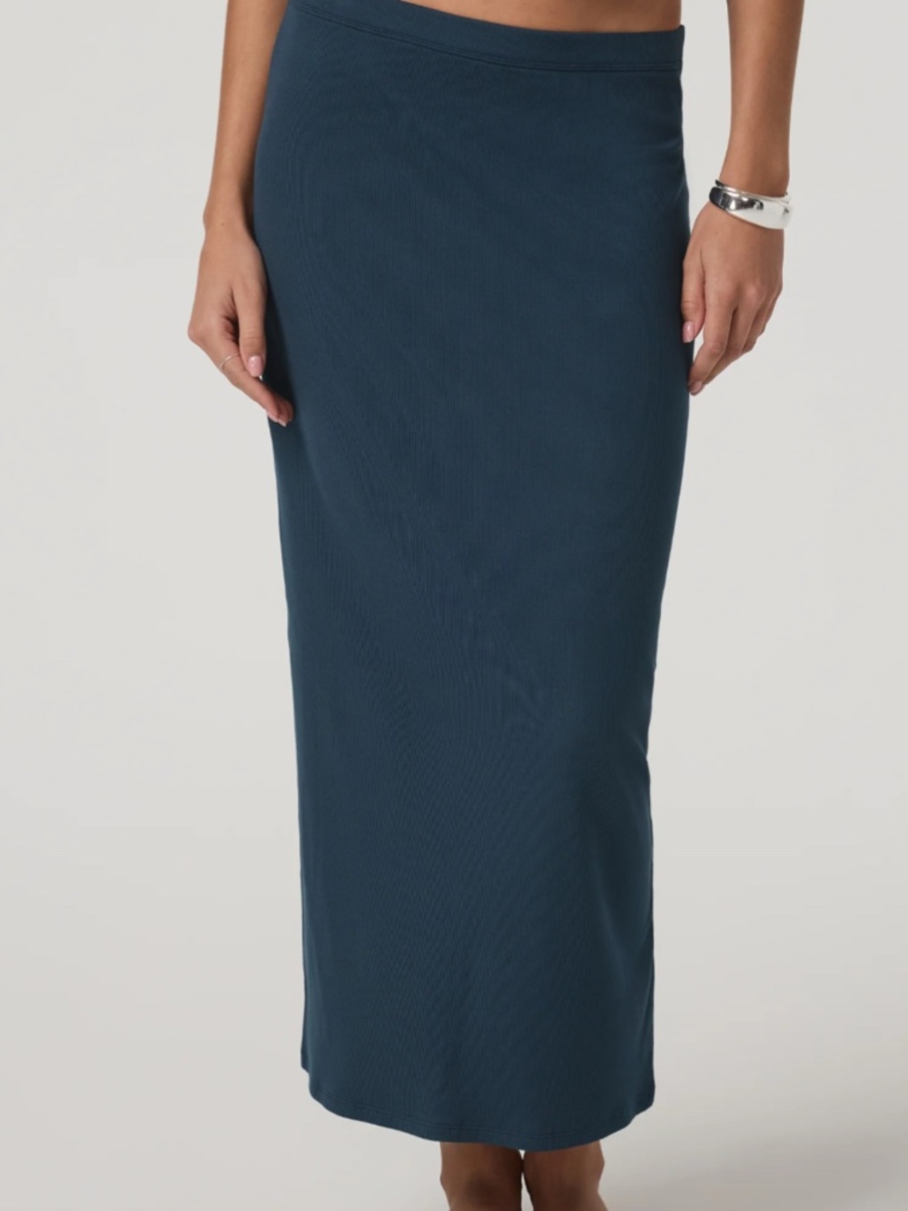 Vuori Pose Column skirt ocean blue size medium - Picture 8 of 8